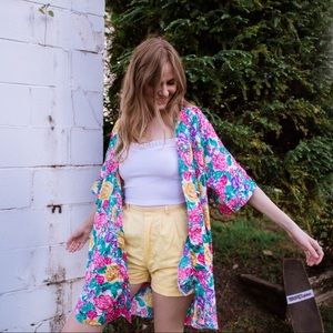vintage floral silky kimono
short sleeve
one size